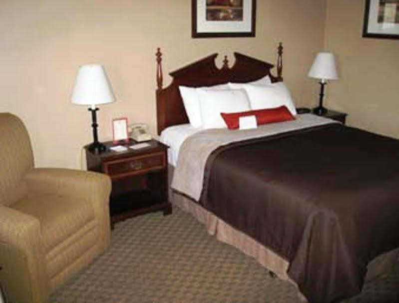 Days Inn By Wyndham שואו לואו מראה חיצוני תמונה