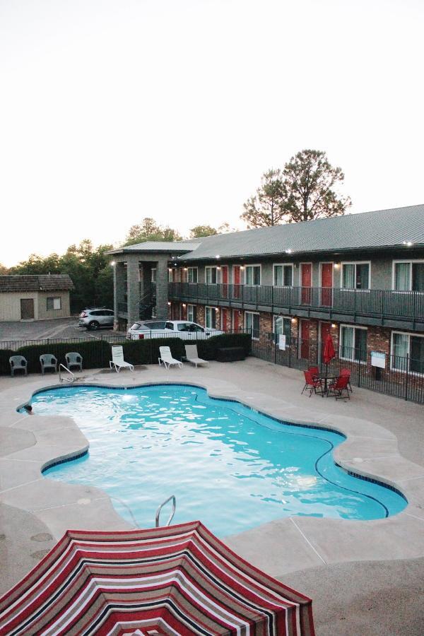 Days Inn By Wyndham שואו לואו מראה חיצוני תמונה